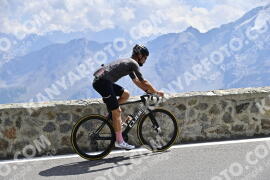 Photo #2399632 | 25-07-2022 11:54 | Passo Dello Stelvio - Prato side BICYCLES