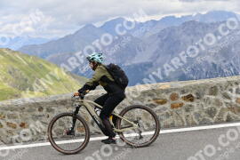 Photo #2460437 | 31-07-2022 13:59 | Passo Dello Stelvio - Prato side BICYCLES
