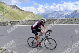 Photo #2420575 | 27-07-2022 13:45 | Passo Dello Stelvio - Prato side BICYCLES