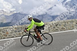 Photo #2431386 | 29-07-2022 14:03 | Passo Dello Stelvio - Prato side BICYCLES