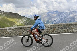 Photo #2420917 | 27-07-2022 14:04 | Passo Dello Stelvio - Prato side BICYCLES