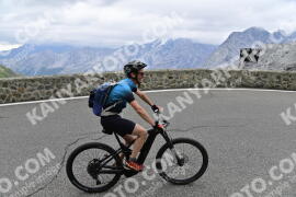 Photo #2440196 | 30-07-2022 11:01 | Passo Dello Stelvio - Prato side BICYCLES