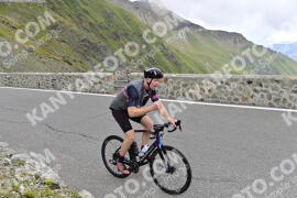 Photo #2421412 | 27-07-2022 14:36 | Passo Dello Stelvio - Prato side BICYCLES