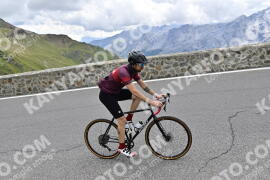 Photo #2405848 | 26-07-2022 12:05 | Passo Dello Stelvio - Prato side BICYCLES