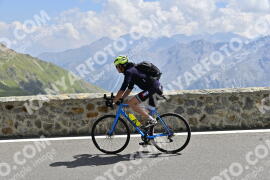 Photo #2400219 | 25-07-2022 12:11 | Passo Dello Stelvio - Prato side BICYCLES