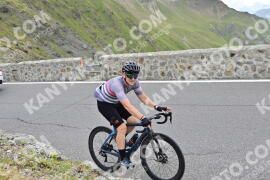 Photo #2406335 | 26-07-2022 13:00 | Passo Dello Stelvio - Prato side BICYCLES