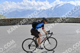 Photo #2399143 | 25-07-2022 11:31 | Passo Dello Stelvio - Prato side BICYCLES