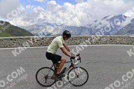 Photo #2420005 | 27-07-2022 13:15 | Passo Dello Stelvio - Prato side BICYCLES