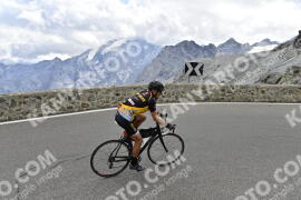 Photo #2405554 | 26-07-2022 11:35 | Passo Dello Stelvio - Prato side BICYCLES