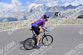 Photo #2385893 | 24-07-2022 16:16 | Passo Dello Stelvio - Prato side BICYCLES