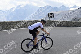 Photo #2365406 | 21-07-2022 11:24 | Passo Dello Stelvio - Prato side BICYCLES