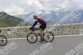 Photo #2421249 | 27-07-2022 14:23 | Passo Dello Stelvio - Prato side BICYCLES