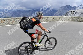 Photo #2443853 | 30-07-2022 14:30 | Passo Dello Stelvio - Prato side BICYCLES