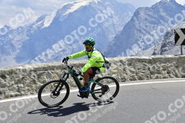 Photo #2367032 | 21-07-2022 13:24 | Passo Dello Stelvio - Prato side BICYCLES