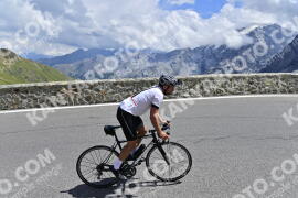 Photo #2406635 | 26-07-2022 13:19 | Passo Dello Stelvio - Prato side BICYCLES