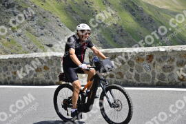 Photo #2400147 | 25-07-2022 12:10 | Passo Dello Stelvio - Prato side BICYCLES