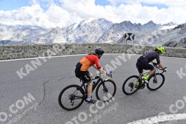 Photo #2407198 | 26-07-2022 14:19 | Passo Dello Stelvio - Prato side BICYCLES