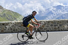 Photo #2426994 | 28-07-2022 11:44 | Passo Dello Stelvio - Prato side BICYCLES