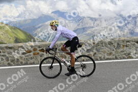 Photo #2421014 | 27-07-2022 14:08 | Passo Dello Stelvio - Prato side BICYCLES