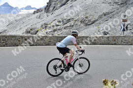 Photo #2427335 | 28-07-2022 12:06 | Passo Dello Stelvio - Prato side BICYCLES