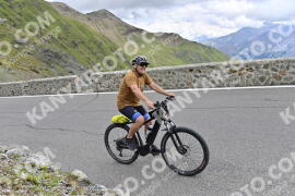 Photo #2406065 | 26-07-2022 12:24 | Passo Dello Stelvio - Prato side BICYCLES