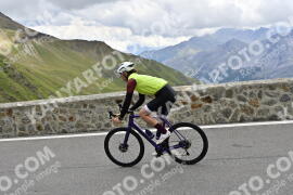 Photo #2405869 | 26-07-2022 12:06 | Passo Dello Stelvio - Prato side BICYCLES
