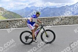 Photo #2464255 | 31-07-2022 11:12 | Passo Dello Stelvio - Prato side BICYCLES