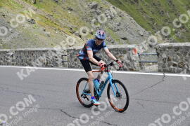 Photo #2406880 | 26-07-2022 13:34 | Passo Dello Stelvio - Prato side BICYCLES