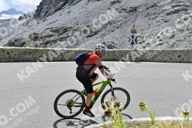 Photo #2427428 | 28-07-2022 12:20 | Passo Dello Stelvio - Prato side BICYCLES