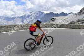 Photo #2420434 | 27-07-2022 13:36 | Passo Dello Stelvio - Prato side BICYCLES