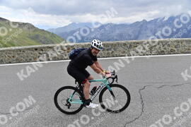 Photo #2439585 | 30-07-2022 11:36 | Passo Dello Stelvio - Prato side BICYCLES
