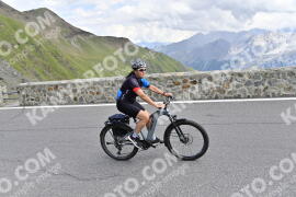 Photo #2406559 | 26-07-2022 13:12 | Passo Dello Stelvio - Prato side BICYCLES