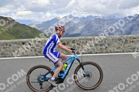 Photo #2445704 | 30-07-2022 15:20 | Passo Dello Stelvio - Prato side BICYCLES