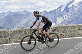 Photo #2310525 | 15-07-2022 13:20 | Passo Dello Stelvio - Prato side BICYCLES