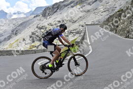 Photo #2401791 | 25-07-2022 13:15 | Passo Dello Stelvio - Prato side BICYCLES