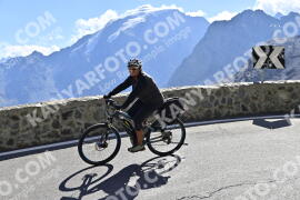 Photo #2777083 | 29-08-2022 10:36 | Passo Dello Stelvio - Prato side BICYCLES