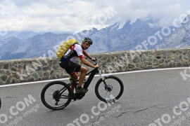 Photo #2440012 | 30-07-2022 11:48 | Passo Dello Stelvio - Prato side BICYCLES