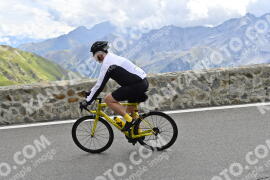 Photo #2405107 | 26-07-2022 10:36 | Passo Dello Stelvio - Prato side BICYCLES