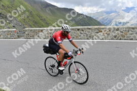 Photo #2419962 | 27-07-2022 13:14 | Passo Dello Stelvio - Prato side BICYCLES