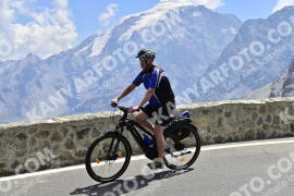 Photo #2354910 | 19-07-2022 12:24 | Passo Dello Stelvio - Prato side BICYCLES