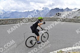 Photo #2405715 | 26-07-2022 11:52 | Passo Dello Stelvio - Prato side BICYCLES