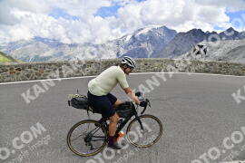 Photo #2420971 | 27-07-2022 14:06 | Passo Dello Stelvio - Prato side BICYCLES