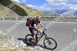 Photo #2756391 | 26-08-2022 13:33 | Passo Dello Stelvio - Prato side BICYCLES
