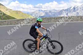 Photo #2407253 | 26-07-2022 14:30 | Passo Dello Stelvio - Prato side BICYCLES