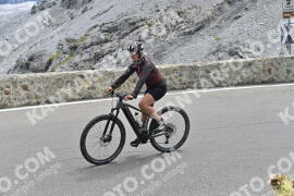 Photo #2431409 | 29-07-2022 14:03 | Passo Dello Stelvio - Prato side BICYCLES