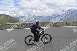 Photo #2431599 | 29-07-2022 14:14 | Passo Dello Stelvio - Prato side BICYCLES