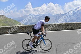 Photo #2400319 | 25-07-2022 12:16 | Passo Dello Stelvio - Prato side BICYCLES