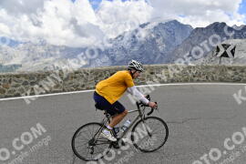 Photo #2421141 | 27-07-2022 14:12 | Passo Dello Stelvio - Prato side BICYCLES