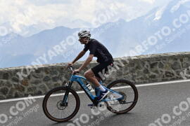 Photo #2364587 | 21-07-2022 10:36 | Passo Dello Stelvio - Prato side BICYCLES