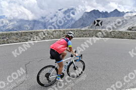 Photo #2420034 | 27-07-2022 13:17 | Passo Dello Stelvio - Prato side BICYCLES
